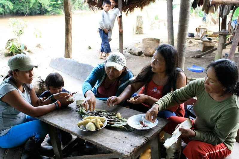 sapara women gathered around table