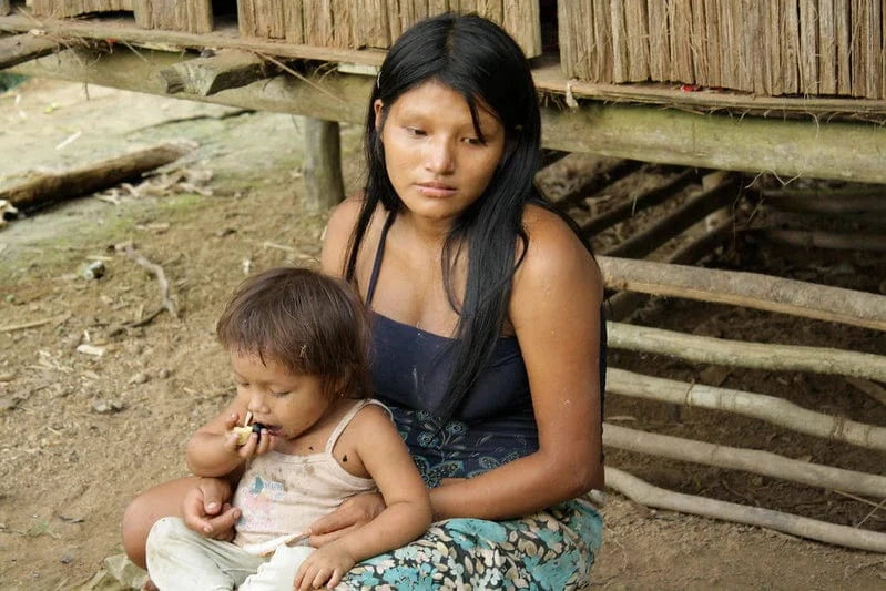 young sapara woman and child