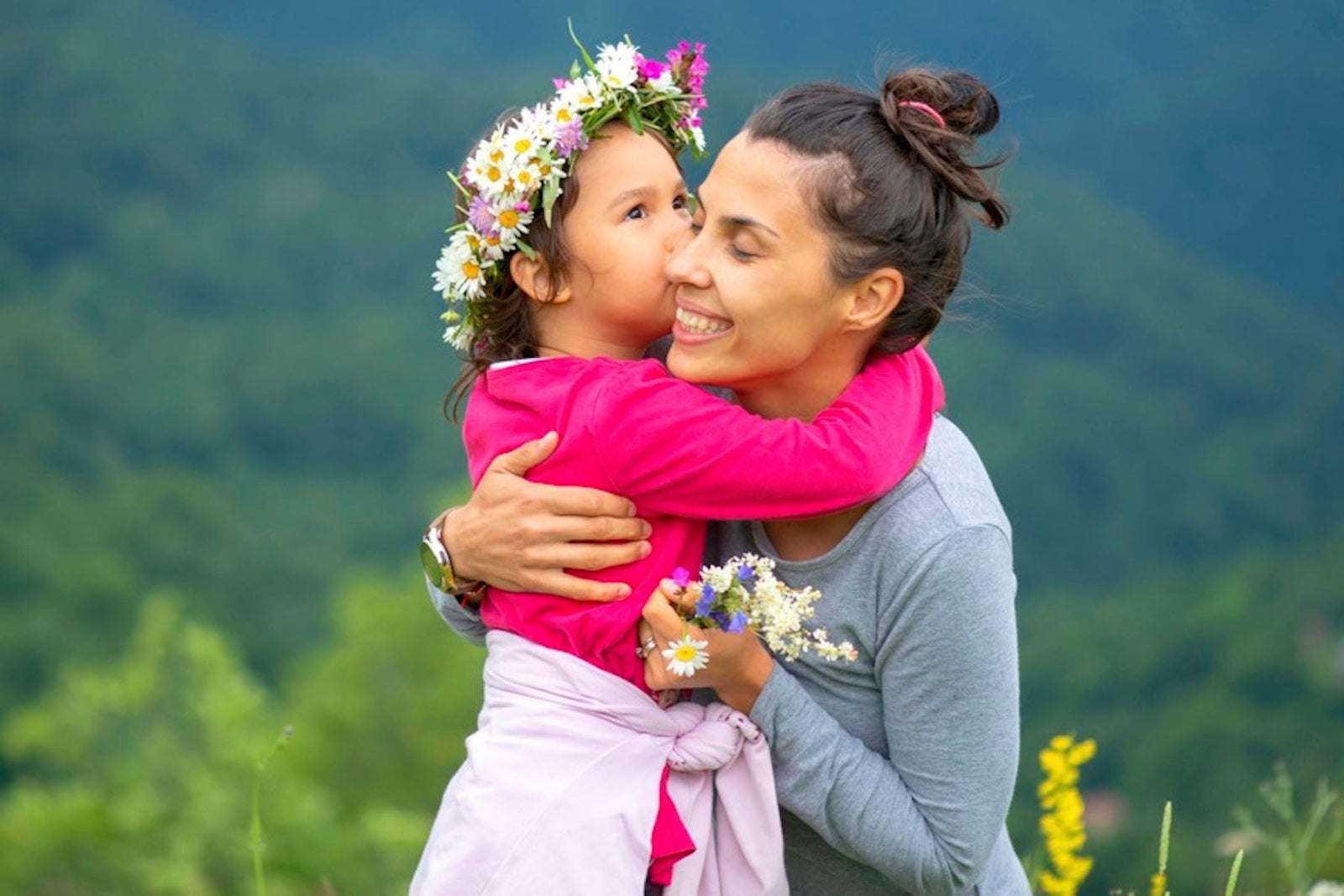 mom daughter flowers